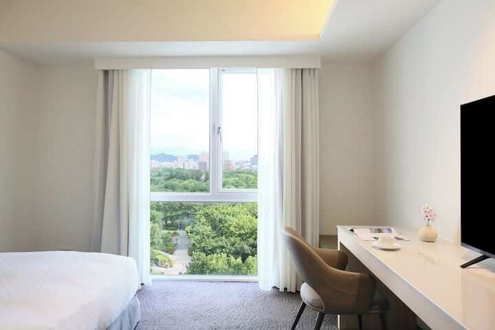 Room 42 of 105