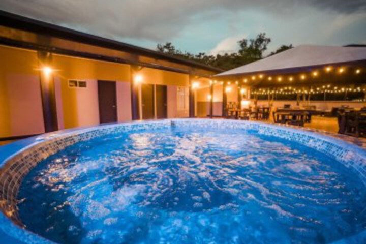 Pool Hotel