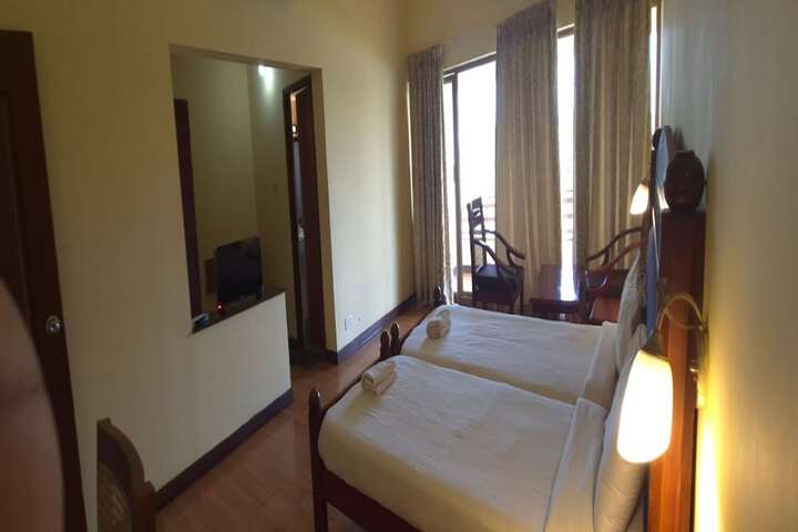 Room 4 of 23