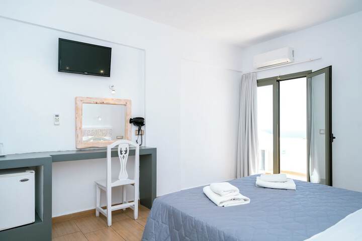 Room 43 of 83