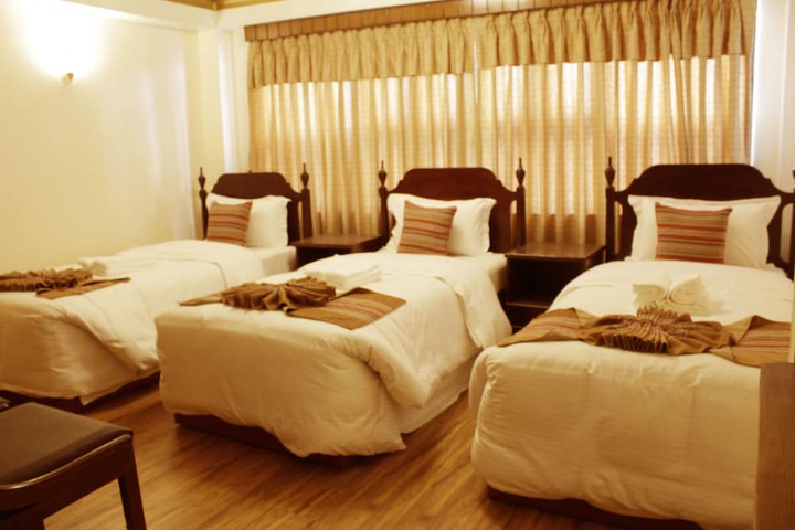 Room 12 of 72