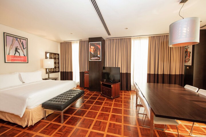 Room 18 of 179