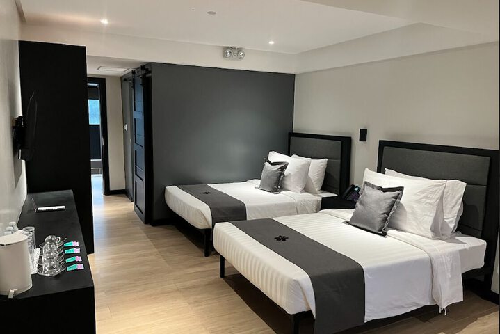 Room 7 of 51