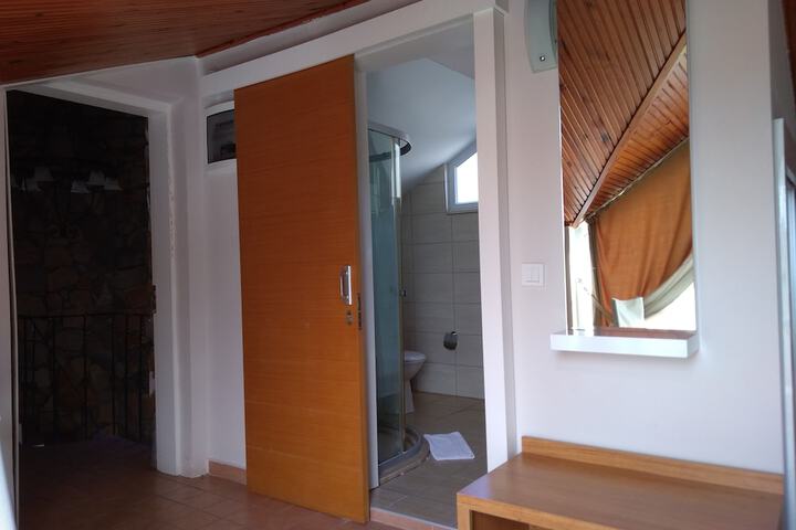 Room 78 of 123