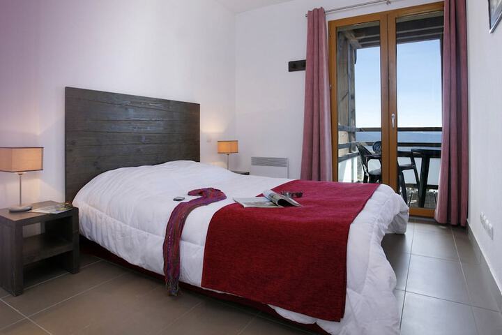 Room 4 of 25