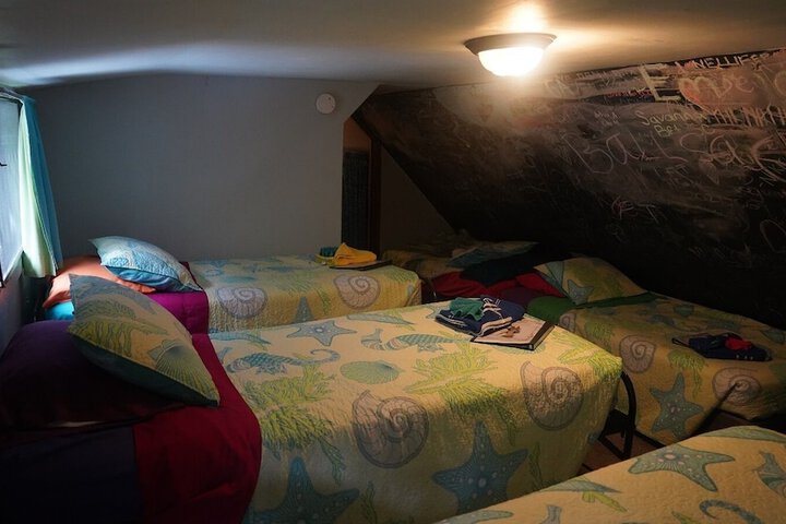 Room 2 of 97