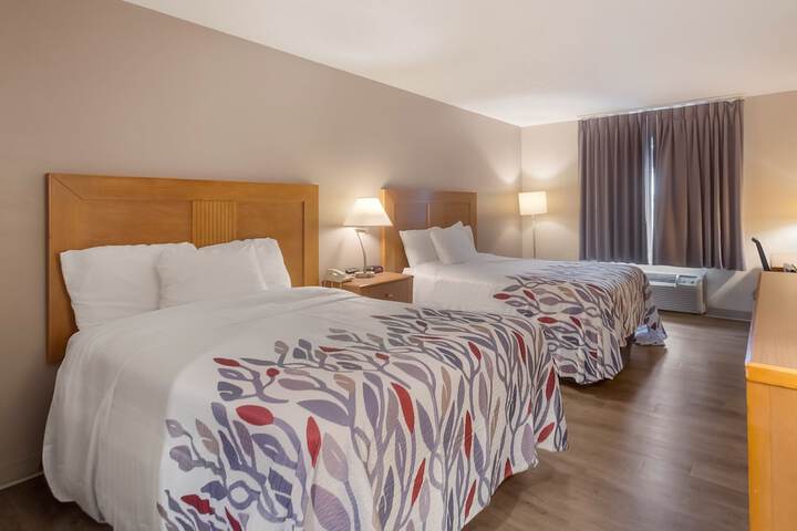 Deluxe 2 Double Beds (1 of 3)