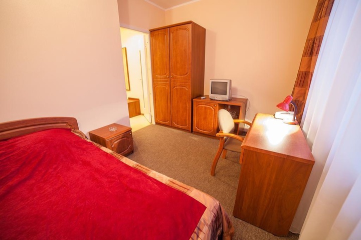Room 2 of 31