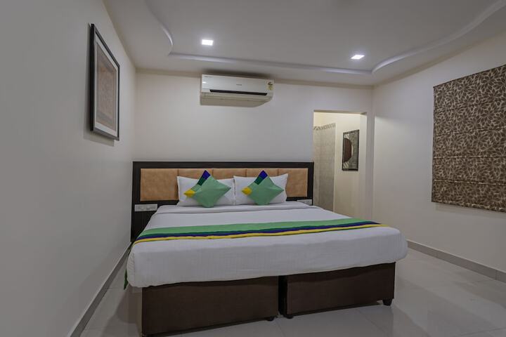 Room 8 of 37