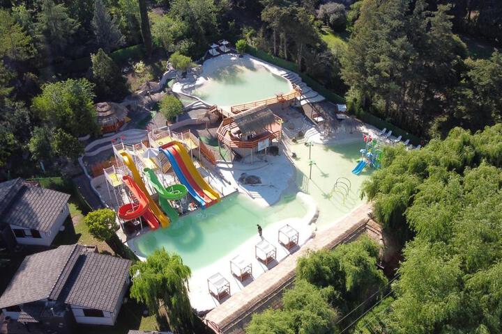 Capri Hotel y Cabañas