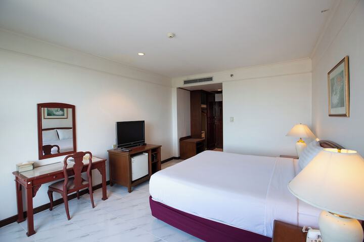 Room 10 of 49