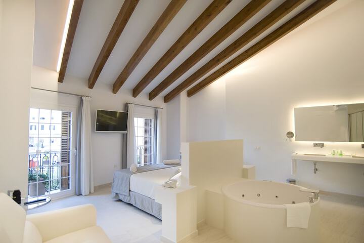 Room 16 of 64
