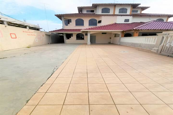 OYO 91031 House No 8