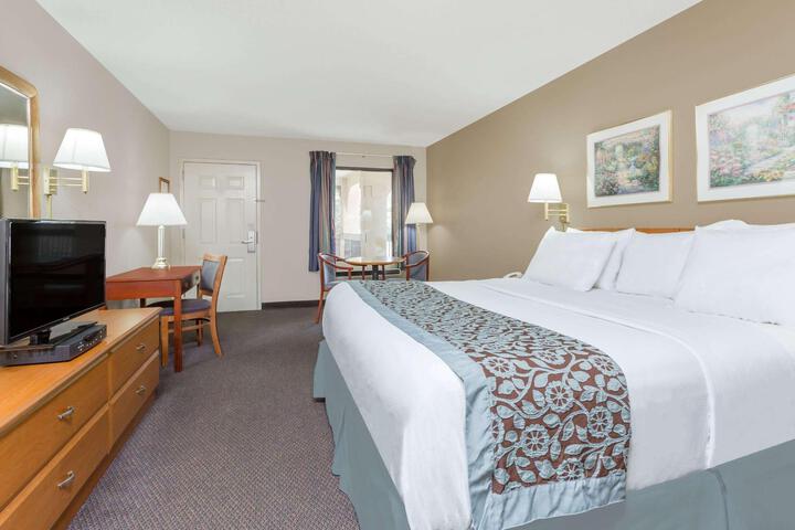 1 King Bed Accessible (12 of 12)