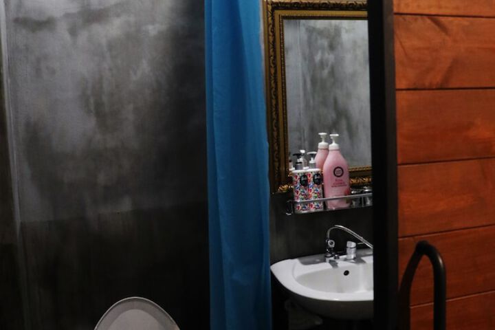 Room 16 of 47