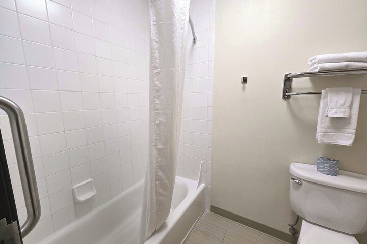 Room 82 of 127