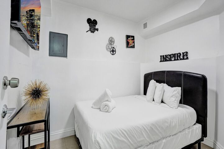 Room 210 of 723