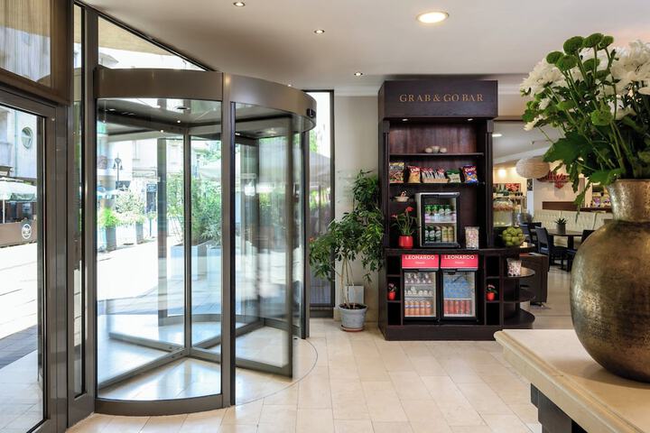 Guest Lobby