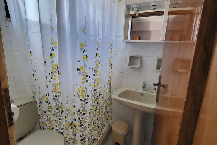Room 13 of 29