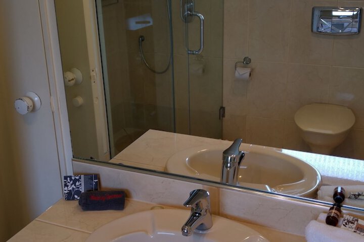 Room 15 of 23
