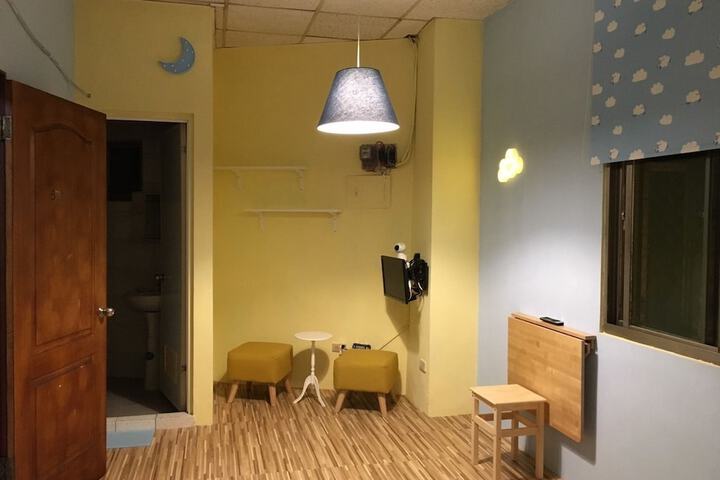 Room 14 of 16