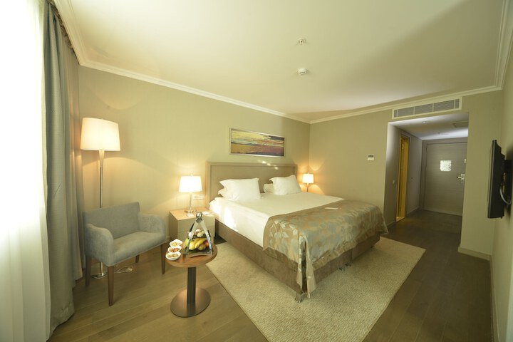 Room 7 of 69
