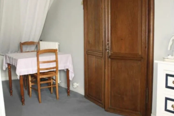 Room 13 of 25
