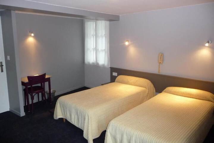 Room 4 of 19