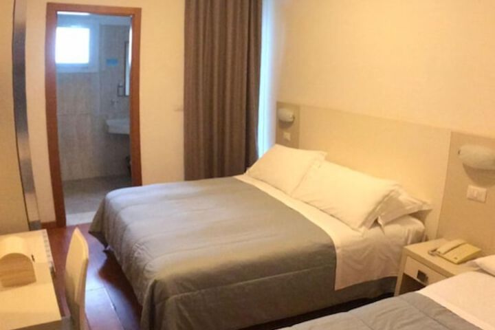 Room 37 of 139