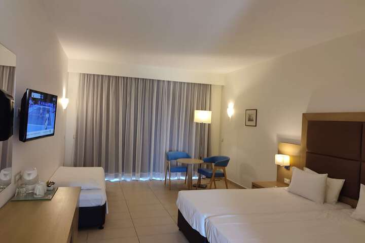 Room 16 of 89