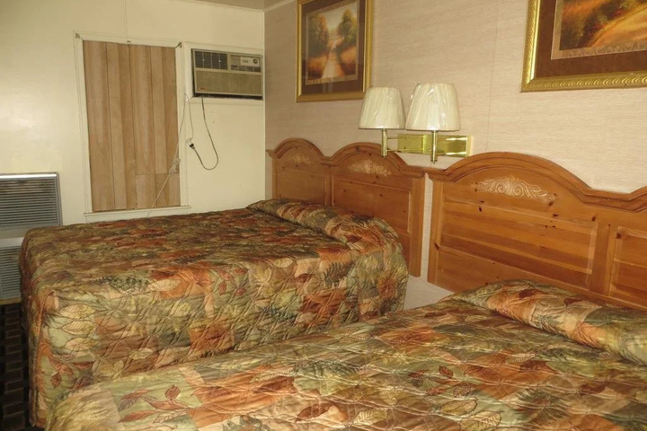 Room 9 of 14