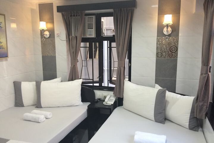 Room 30 of 42