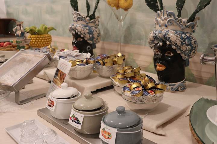 Breakfast/Coffee Service 46 of 94