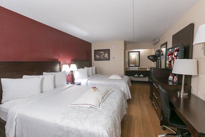 2 Double Beds (5 of 14)