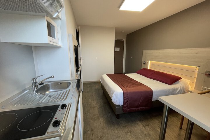 Room 7 of 13