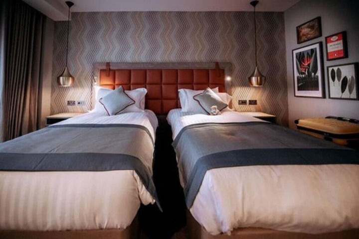 Room 12 of 43