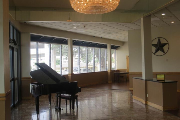 Exterior of UNIVERSITY INN AUSTIN NORTH