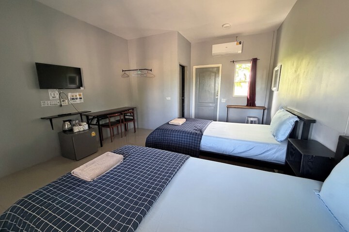 Room 28 of 73