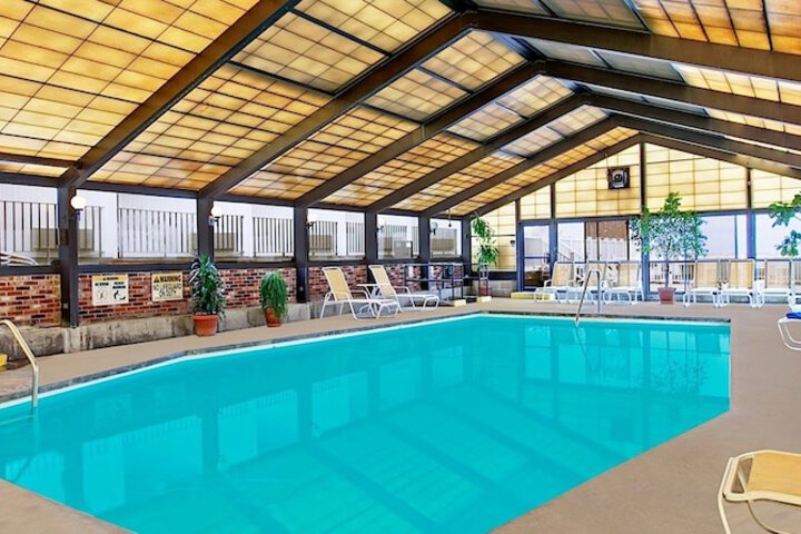 Pool 21 of 37