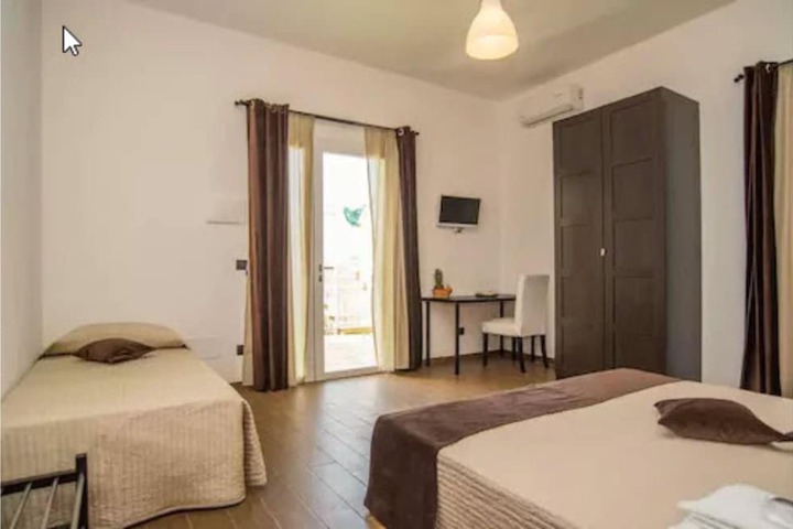 Room 16 of 42