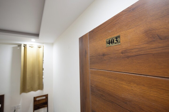 Room 8 of 48
