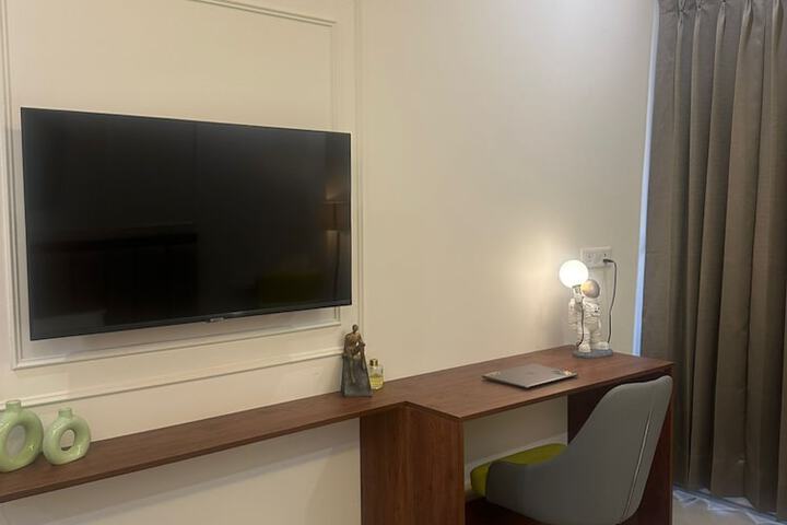 Room 3 of 12