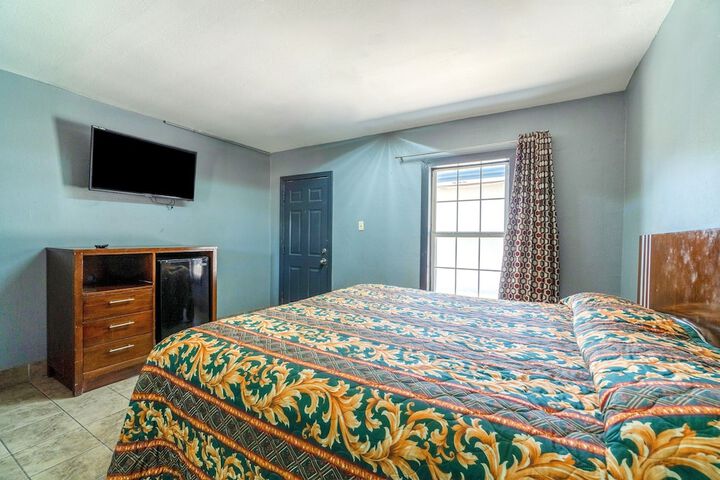 Room 6 of 20
