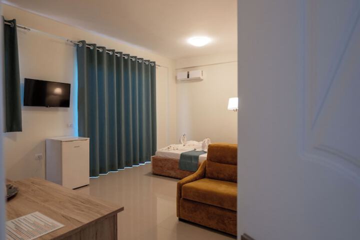 Room 27 of 156