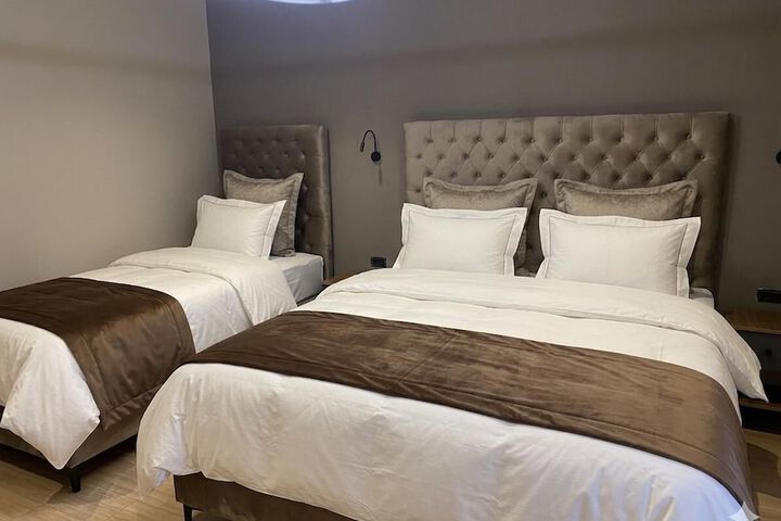Room 3 of 16