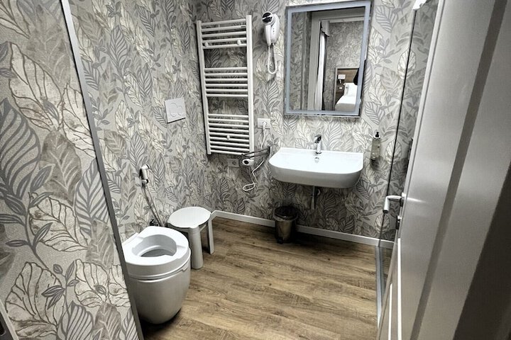 Room 44 of 58