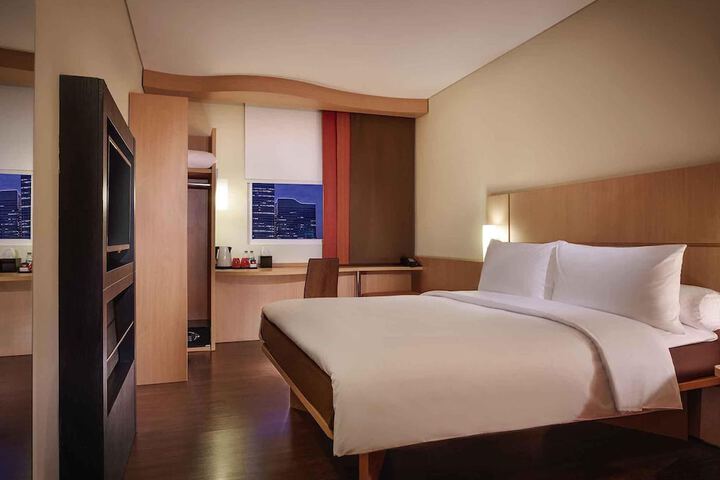 Room 13 of 49