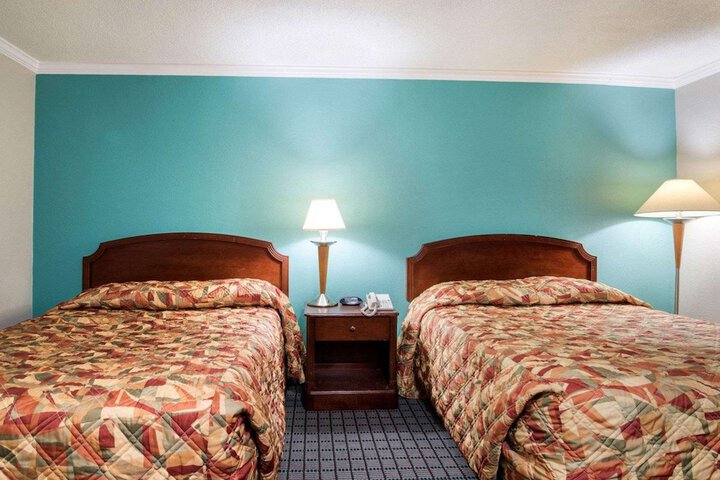 Room 18 of 32