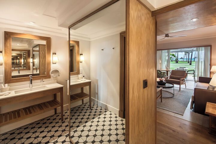 Room 42 of 148