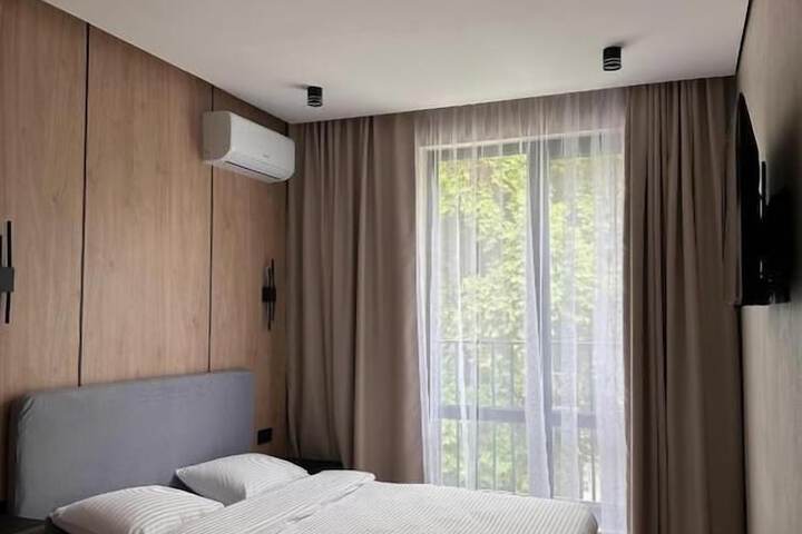 Room 14 of 33
